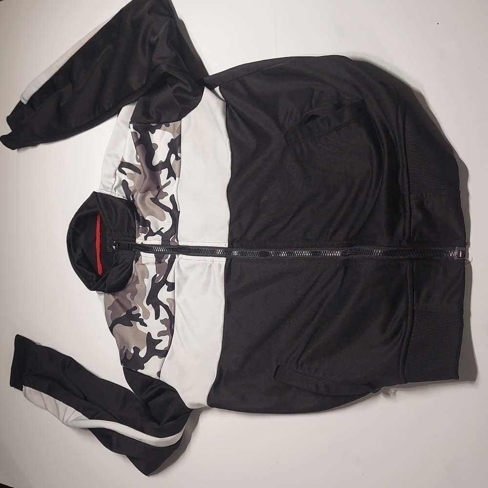 LR Scoop Camouflage Jacket Size Small